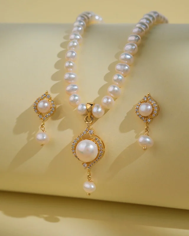 Women layered pendant necklaces -Simple Pearl Necklace Sets