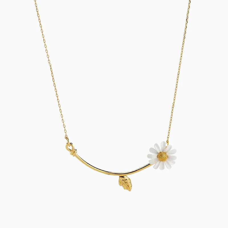 Women delicate gold necklaces -Small Daisy Flower Clavicle Necklace