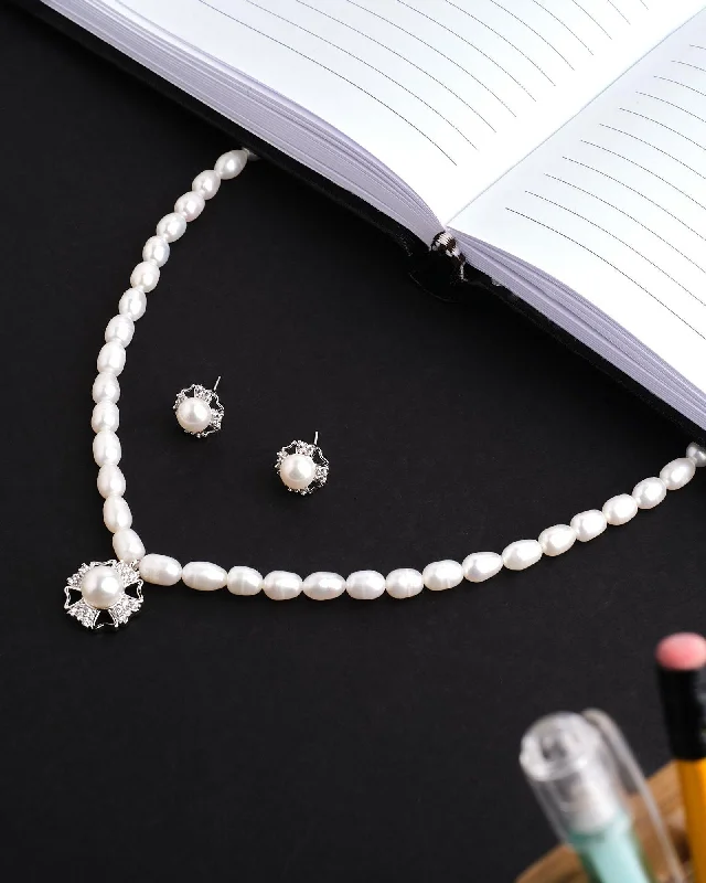 Diamond necklaces for women -Subtle Minimalism Pearl Necklace Set