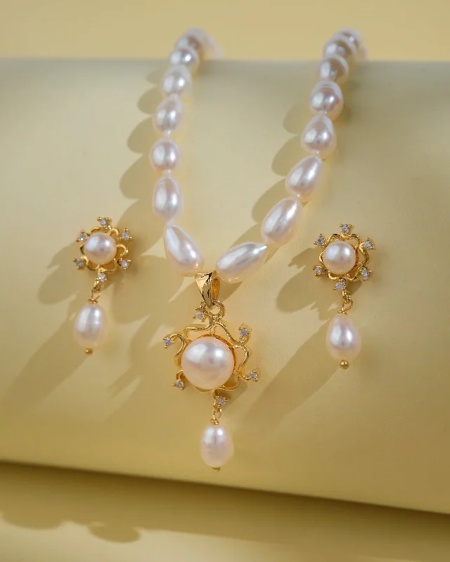 Women gemstone studded necklaces -Trendy Pearl Necklace Sets