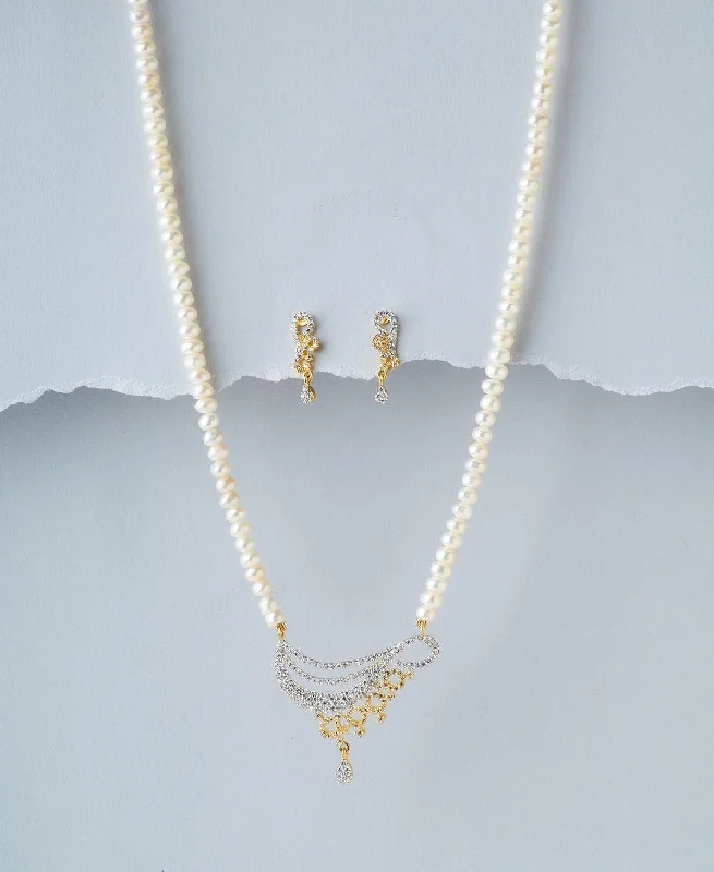 Women gold-plated necklaces -Traditional Pearl Necklace Set