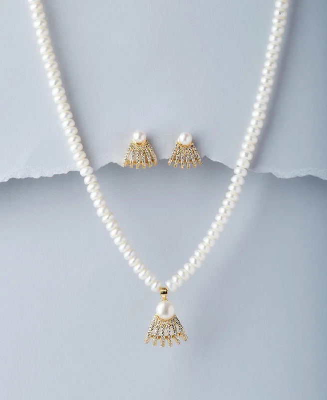 Women layered gold necklaces -Trendy Real Pearl Necklace Set