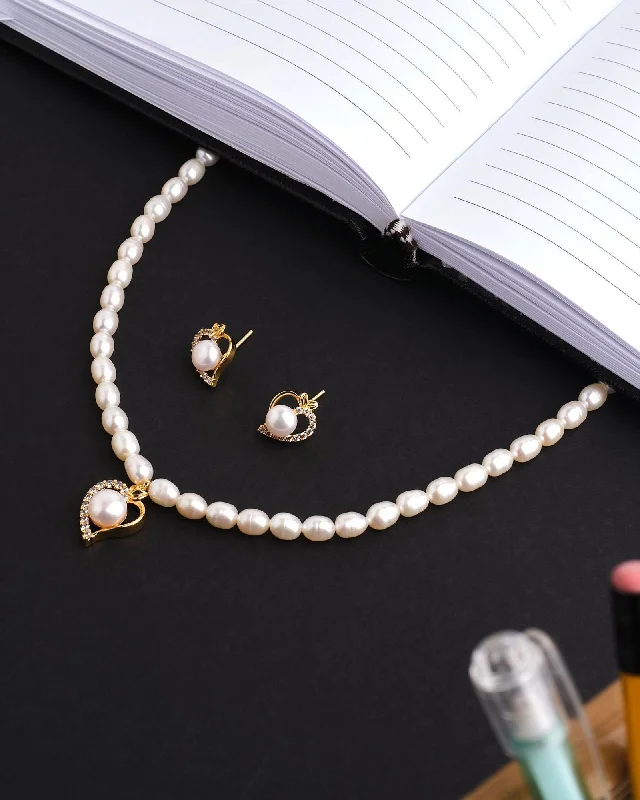 Women minimalist necklaces -The Celine Love Pearl Necklace Set