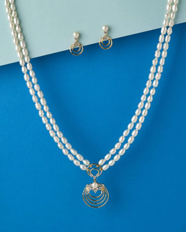 Women initial necklaces -The Evelynn White Pearl Necklace Set