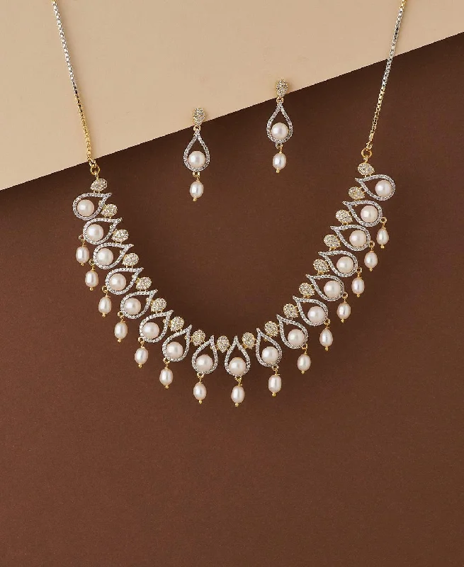 Women dainty necklaces -Ravishing Stone Studded Necklace Set