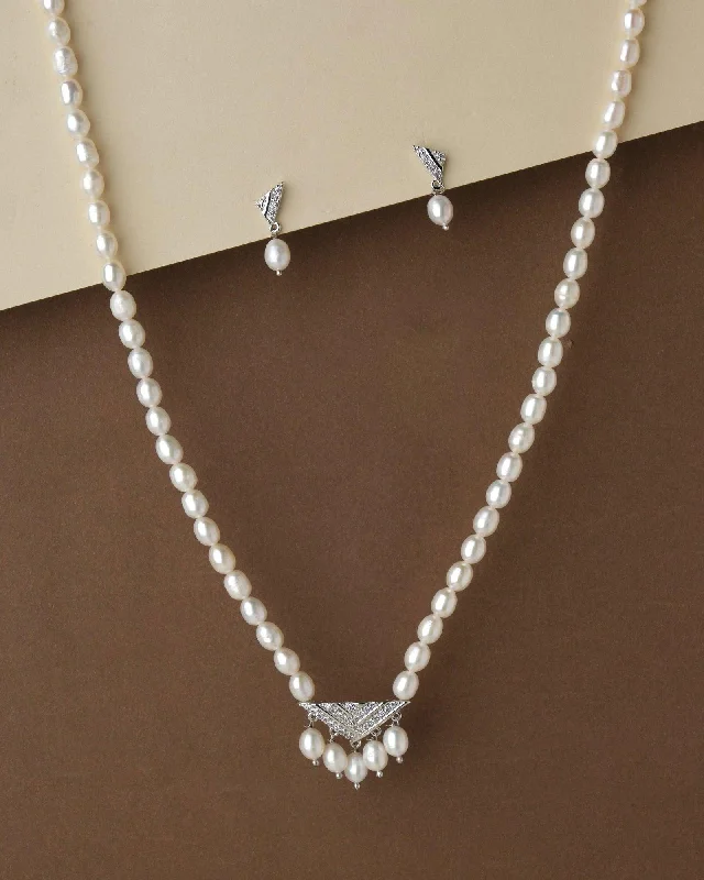 Women geometric necklaces -Trendy Pearl Necklace Set