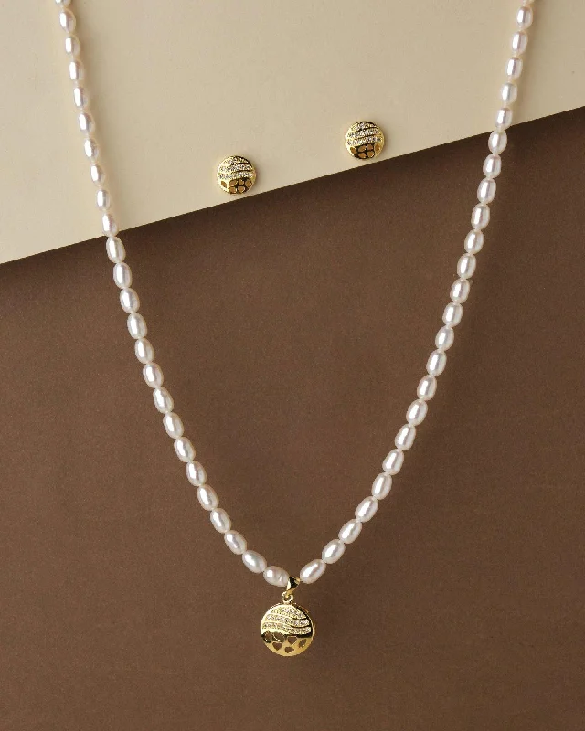 Women initial necklaces -Simple Pearl Necklace Set