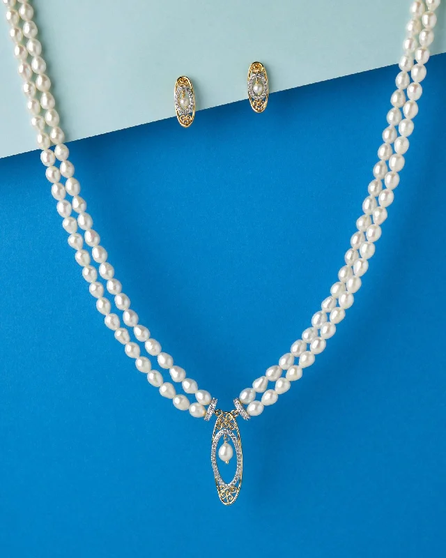 Women engraved necklaces -The Ebullient  Pearl Necklace Set