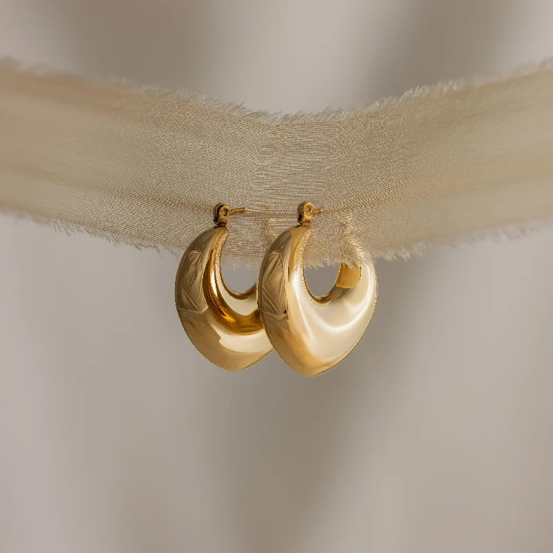 Women gold-plated earrings -Chunky Curvy Hoops