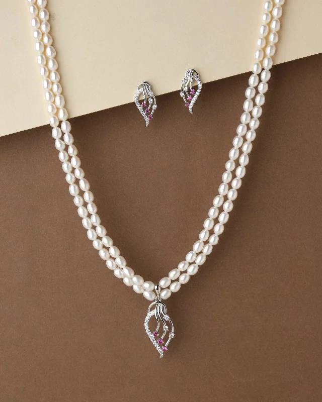 Women crystal necklaces -Trendy Pearl Necklace Set