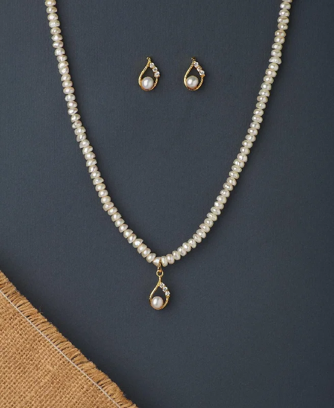 Women romantic necklaces -Simple and Elegant Real Pearl Necklace Set