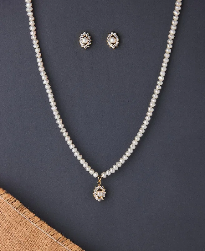 Women crystal-encrusted necklaces -Simple and Elegant Real Pearl Necklace Set