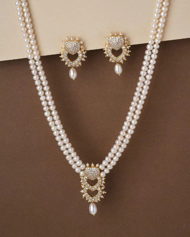 Women beaded necklaces -The Dainty Links Pearl Necklace Set