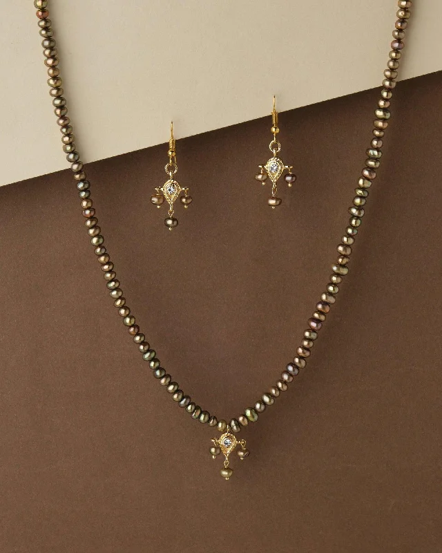 Women multi-layer necklaces -Simple Pearl Necklace Set