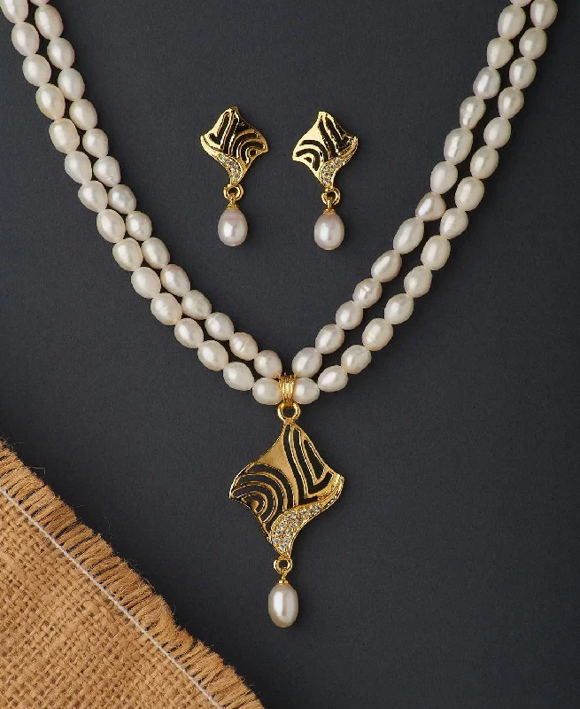 Women vintage pearl necklaces -Regal Real Pearl Necklace Set