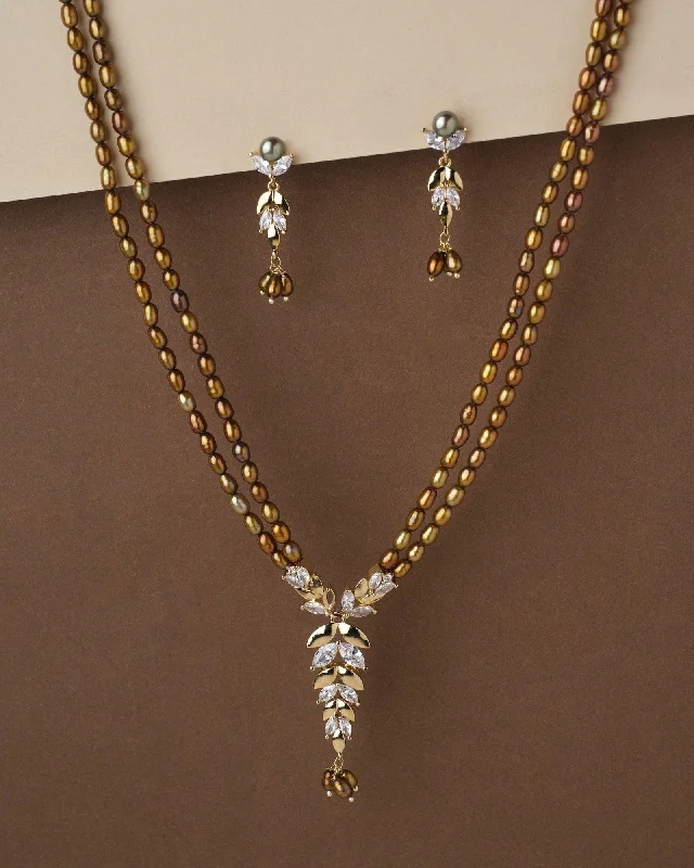 Women trendy statement necklaces -Trendy Pearl Necklace Set