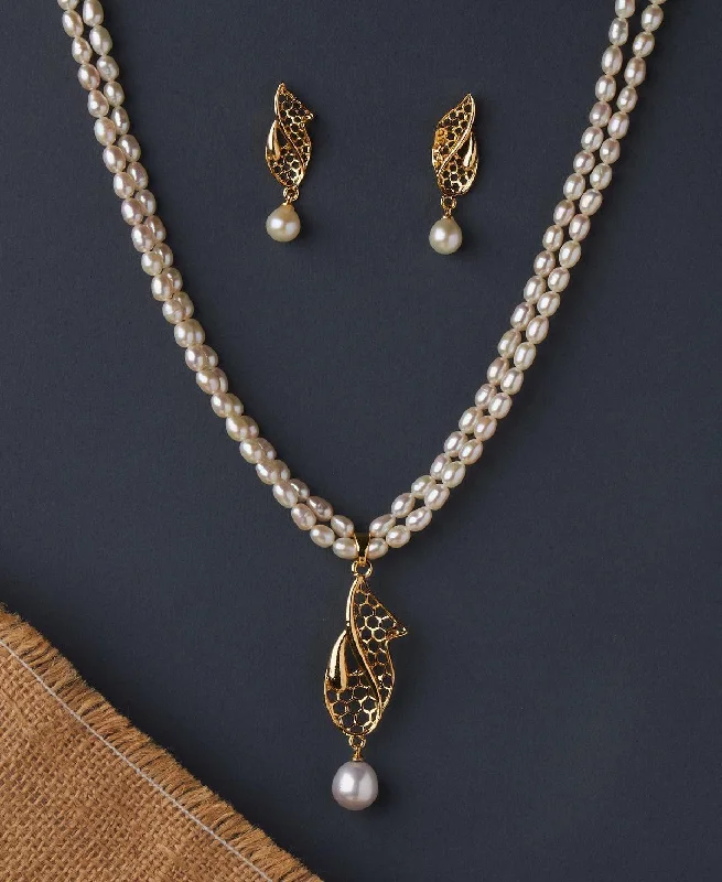 Women stacked necklaces -Trendy Pearl Necklace Set