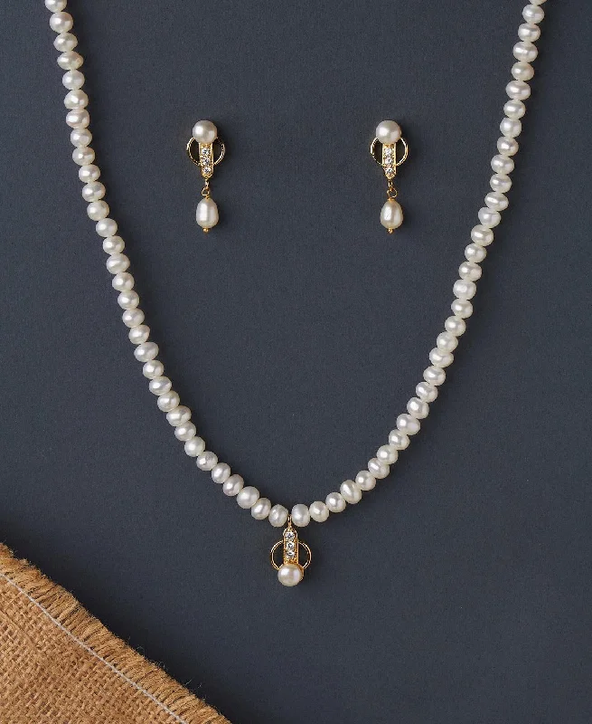 Women luxurious gold necklaces -Simple and Elegant Real Pearl Necklace Set