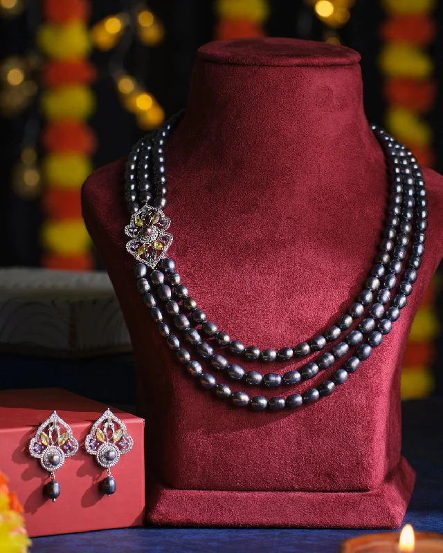 Women classic diamond necklaces -The Nakshatra Pearl Necklace Set