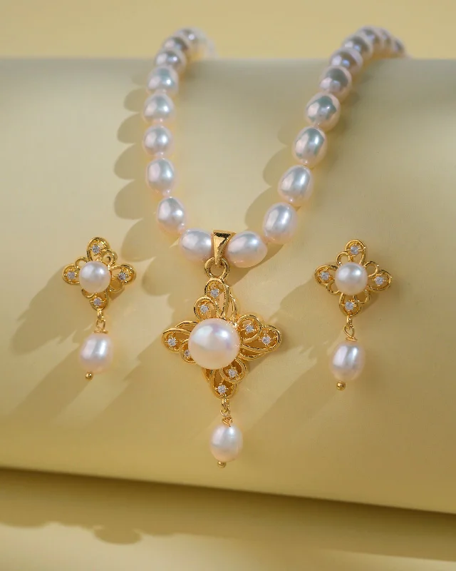 Women nature-inspired necklaces -Regal Pearl Necklace Sets