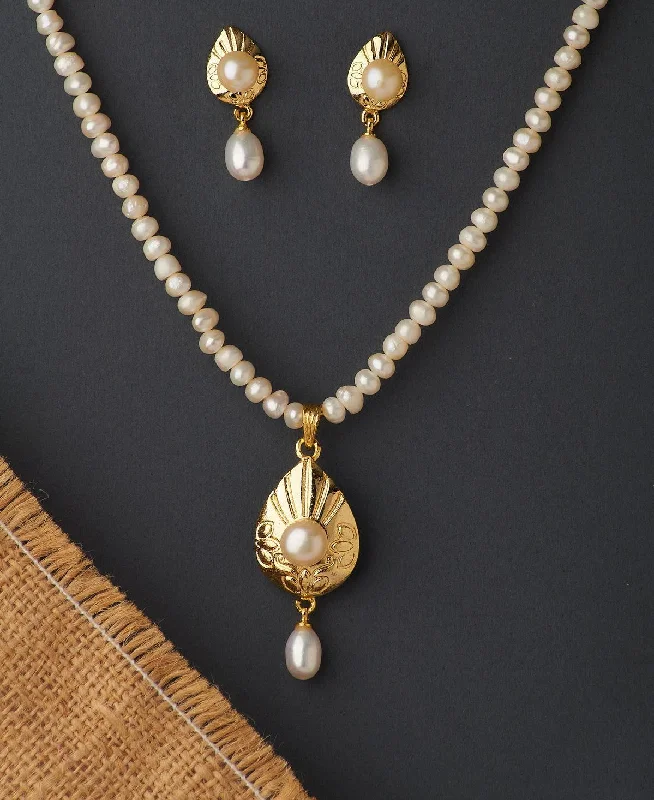 Women gemstone and pearl necklaces -Trendy Real Pearl Necklace Set