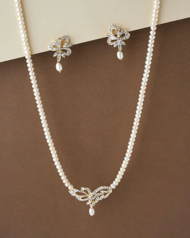 Women crystal-encrusted necklaces -Stylish Pearl Necklace Set